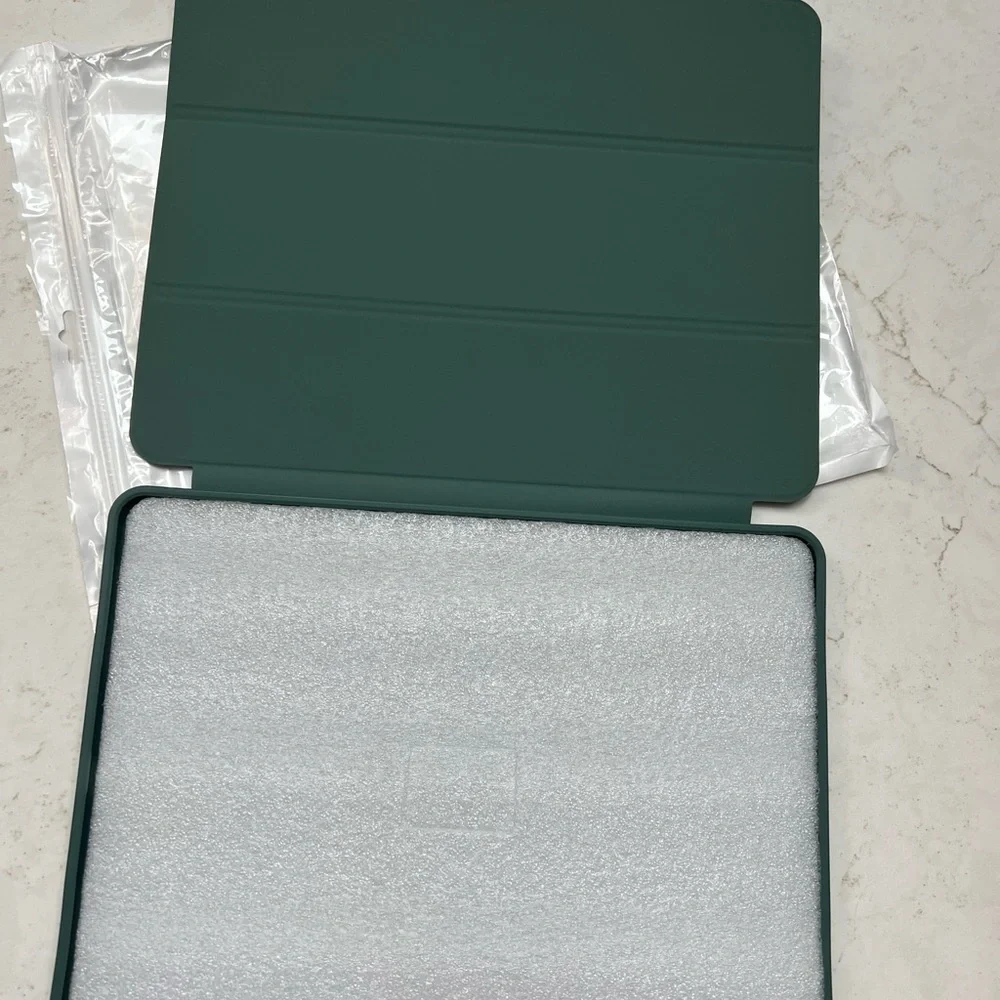 Forest Green Tri-Fold Tablet Cover with Matte Finish